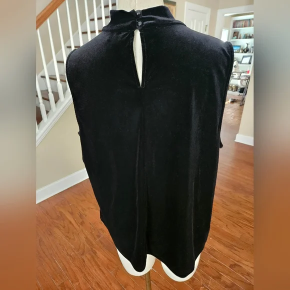 The Limited Black Velvet Top PXL - Picture 3 of 5